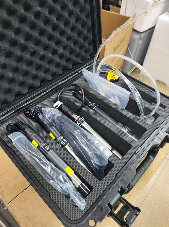 image.png 天爾專業服務|科學研究院TE-800pro培訓落地,電導率葉綠素藍綠藻檢測通關