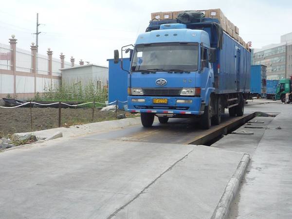 天津校准100吨电子地磅 (4).jpg 100吨电子地磅校准需要多少砝码