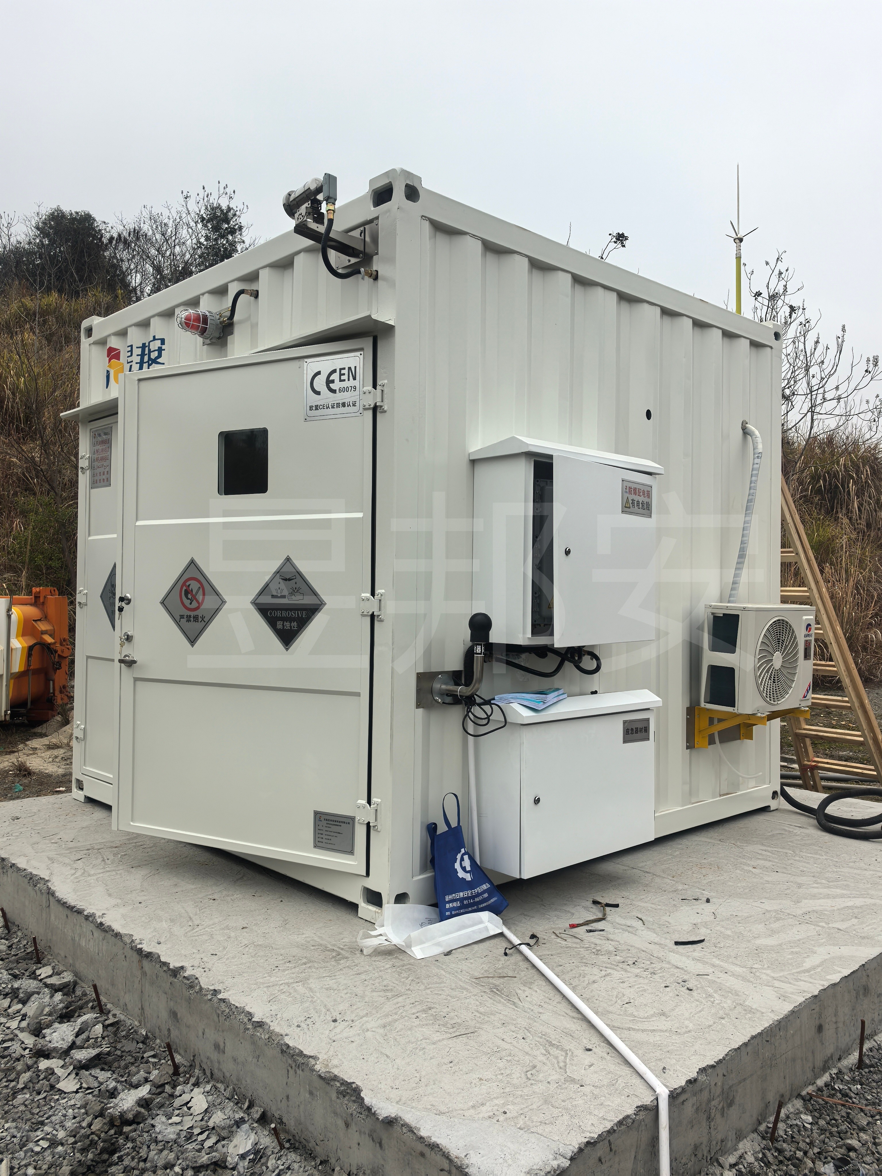 昱邦安室外危化品暂存柜顺利交付新余蓝德环保，以专业，守好安全关